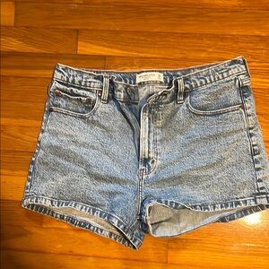 Abercrombie & Fitch The Mom High Rise Shorts Size 12